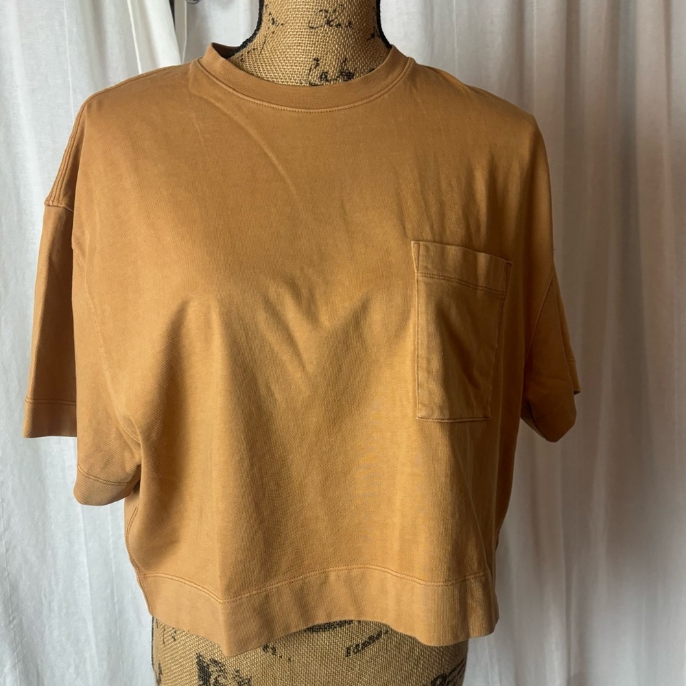 Athleta Classic Cotton Crop Tee Short Sleeves Women’s XS Gold Tan Pocket Cotton